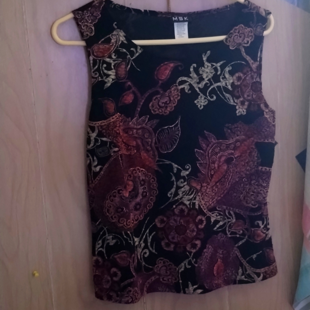 Woman's large top